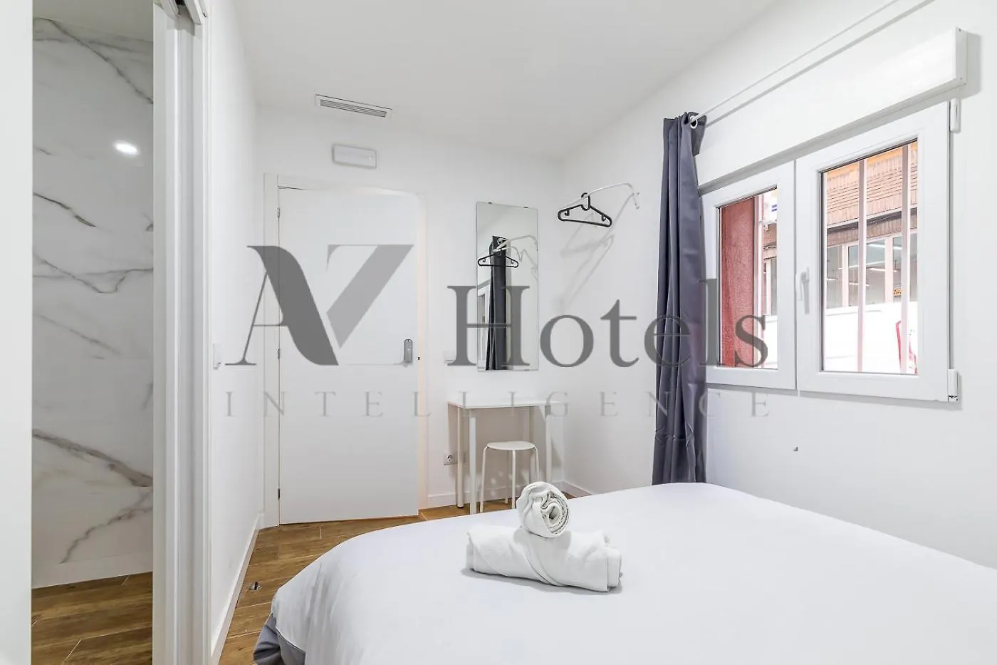 Hotel Ayz Luis Cabrera-Auto Check-In Property Madrid