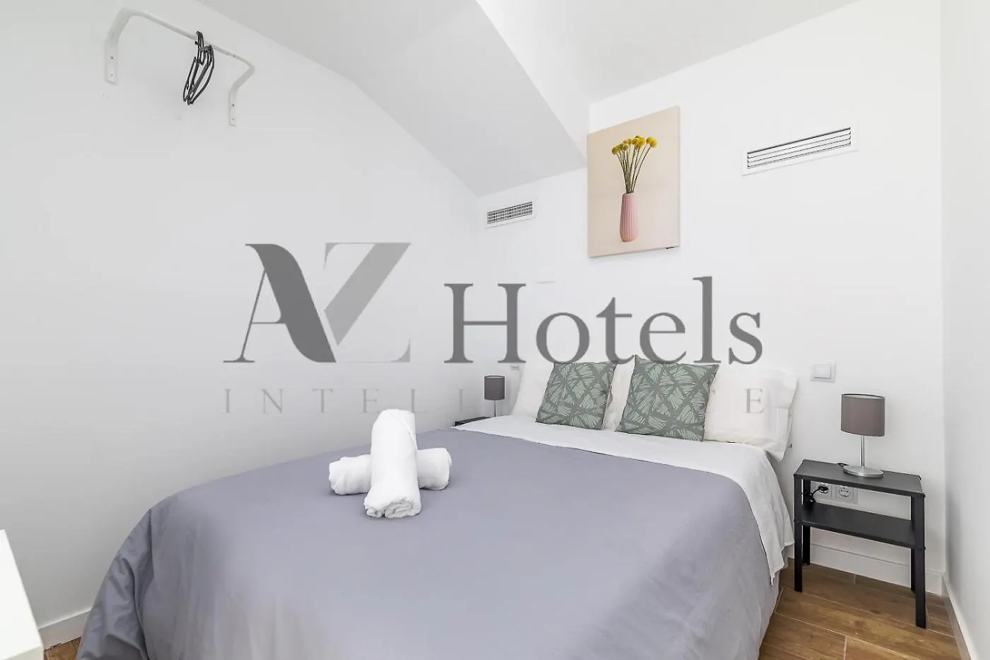 Hotel Ayz Luis Cabrera-Auto Check-In Property Madrid Spain