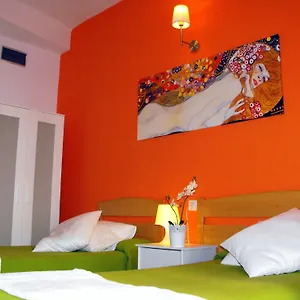 https://hostal-santa-catalina-seville.es-andalucia.com