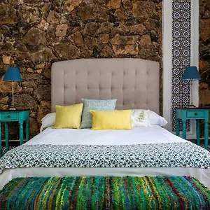 https://el-charco-suites.in-canary-islands.com