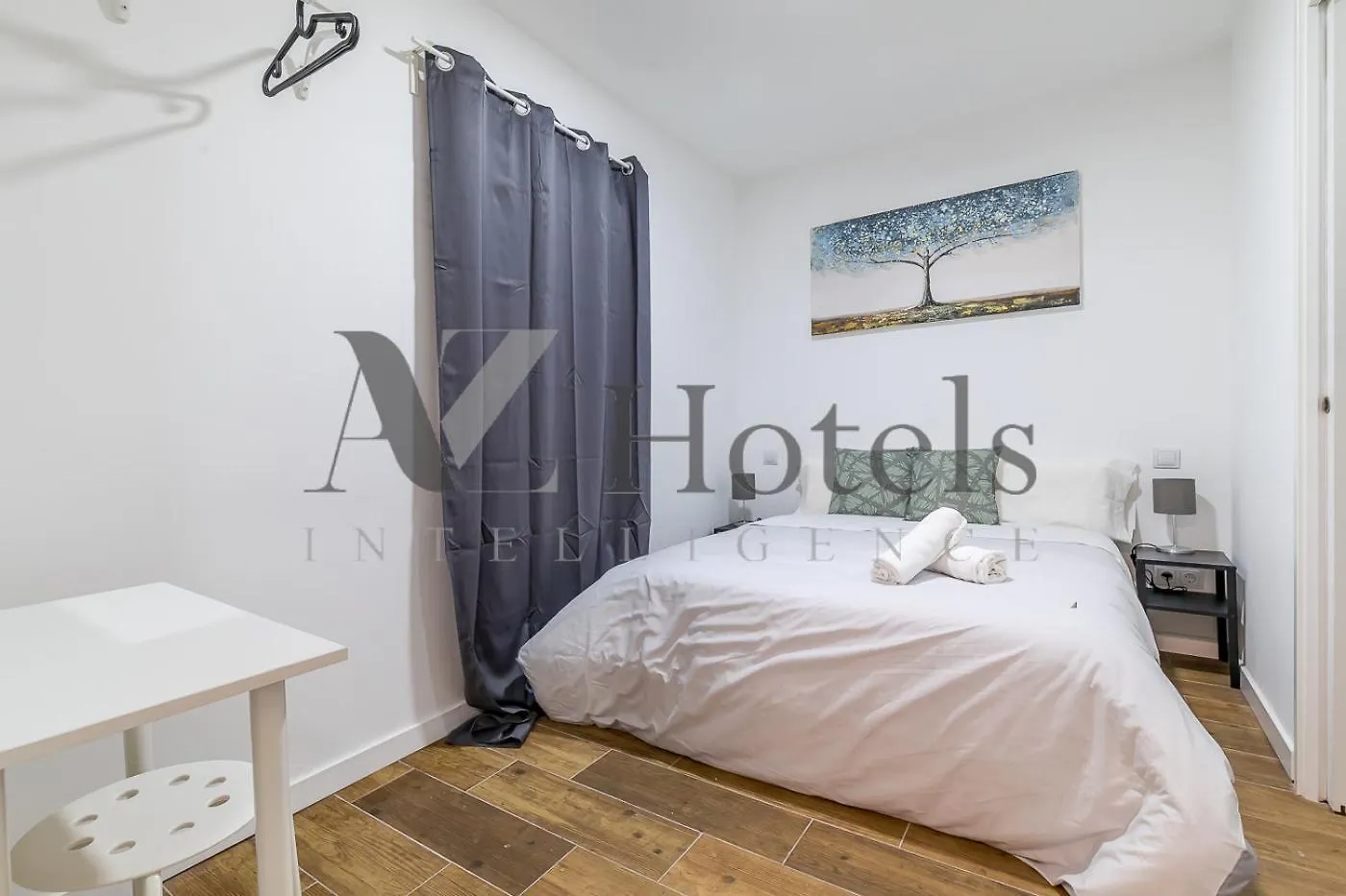Ayz Luis Cabrera-Auto Check-In Property Madrid Hotel