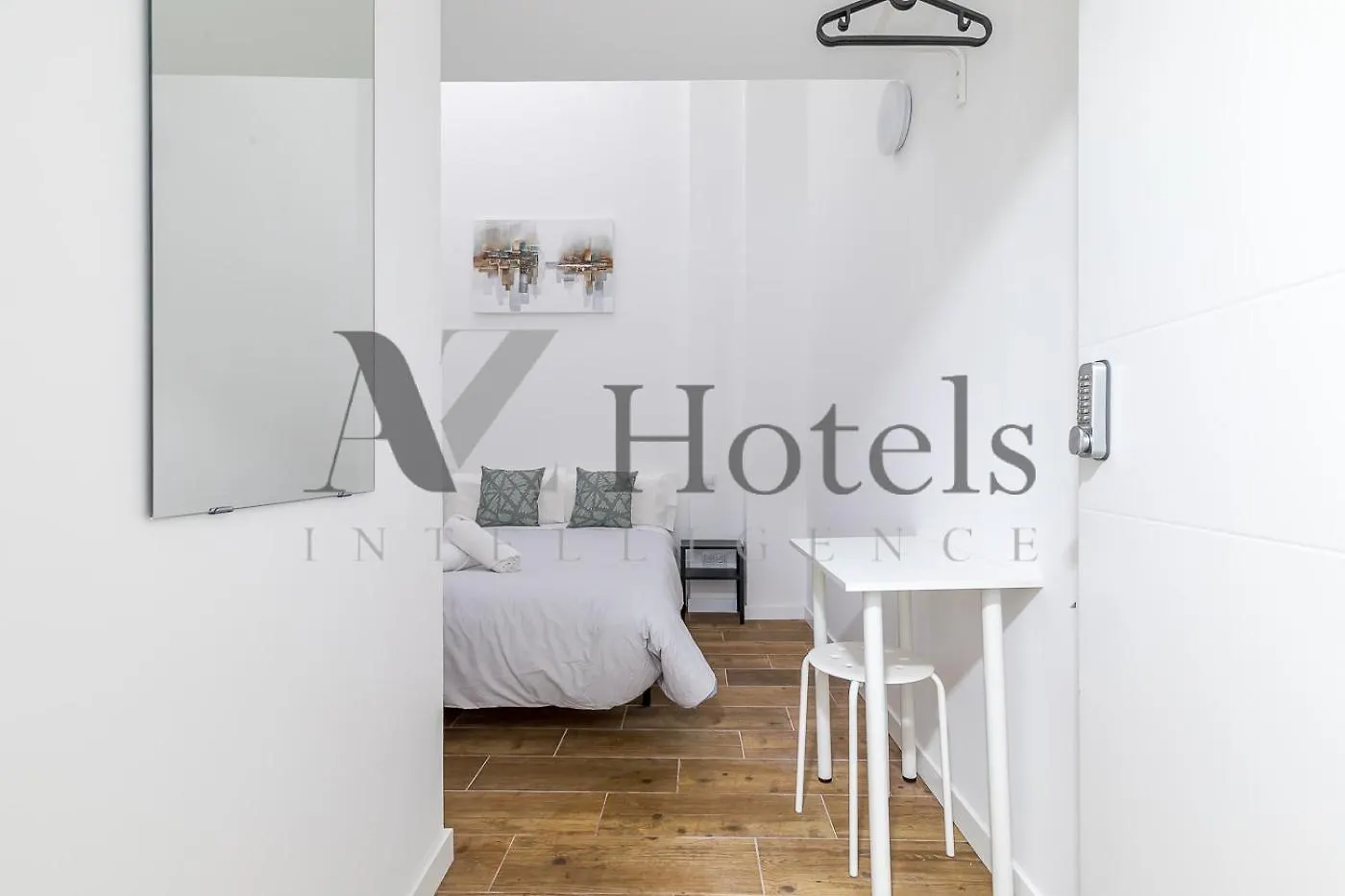 Ayz Luis Cabrera-Auto Check-In Property Madrid