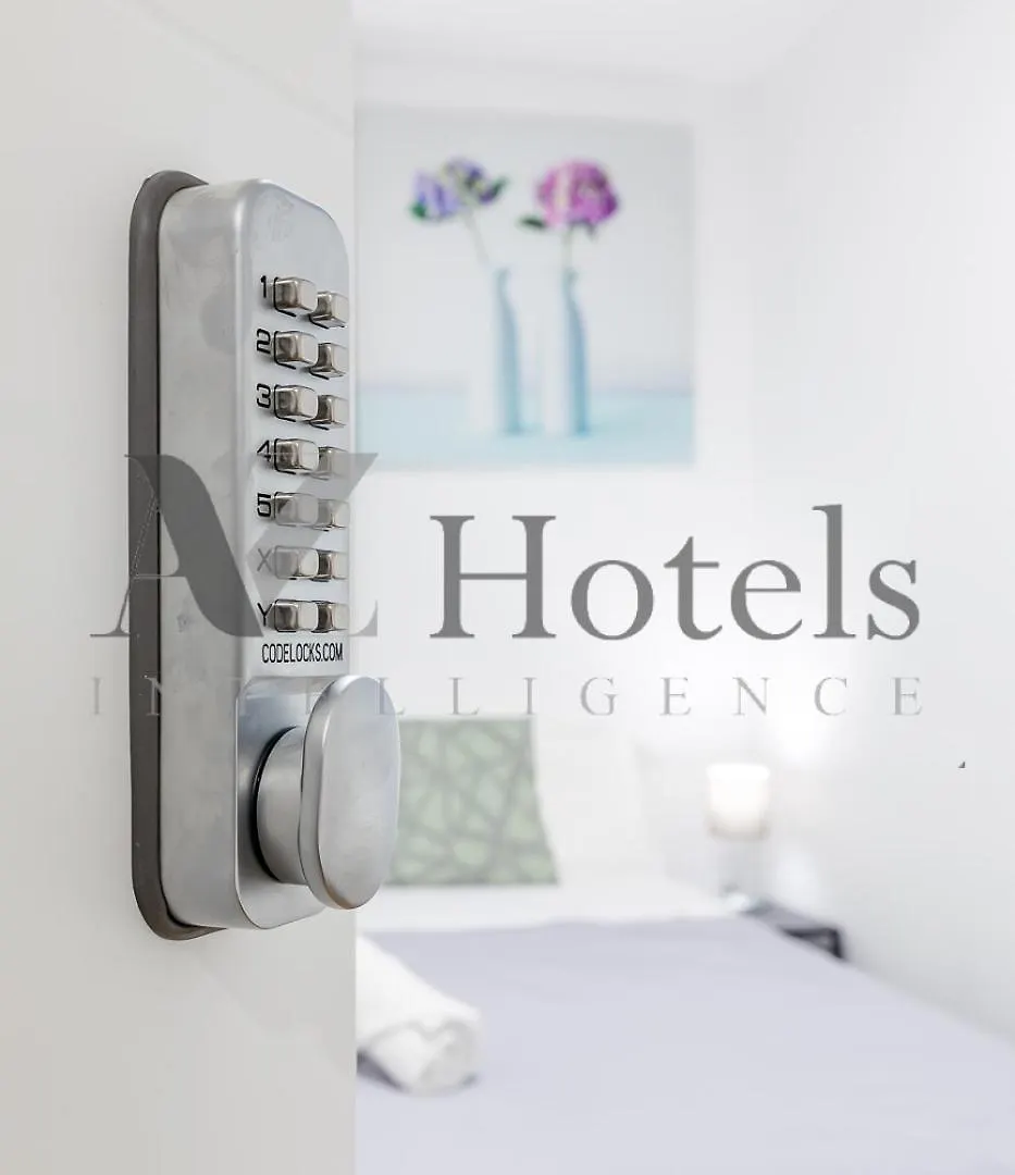 Ayz Luis Cabrera-Auto Check-In Property Madrid 0*,  Spain